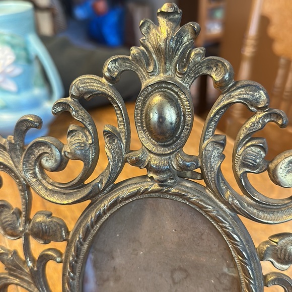 Antique Ornate Fancy 11” Tall Heavy Victorian Frame W Easel Stand - Picture 4 of 8